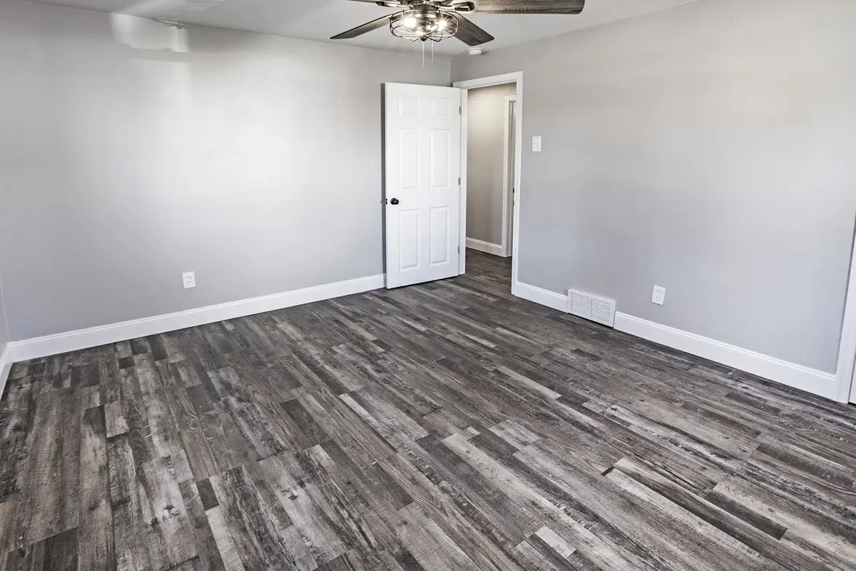 384 Springfield interior 2