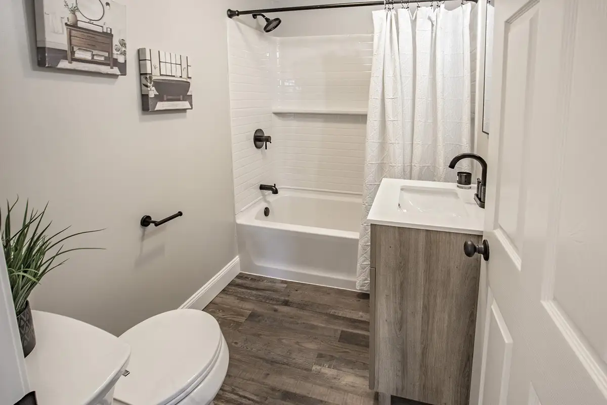 384 Springfield bathroom