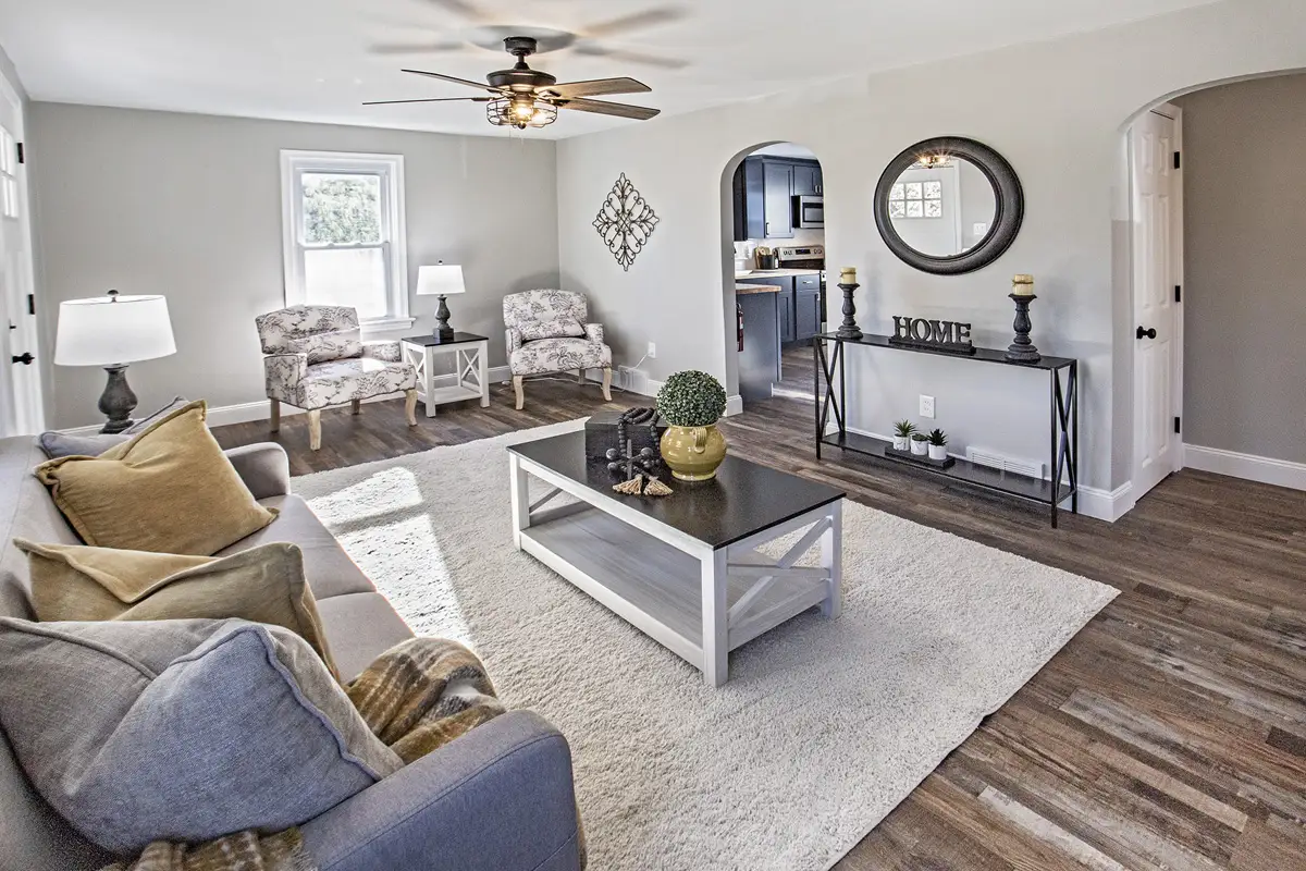 384 Springfield living area 1