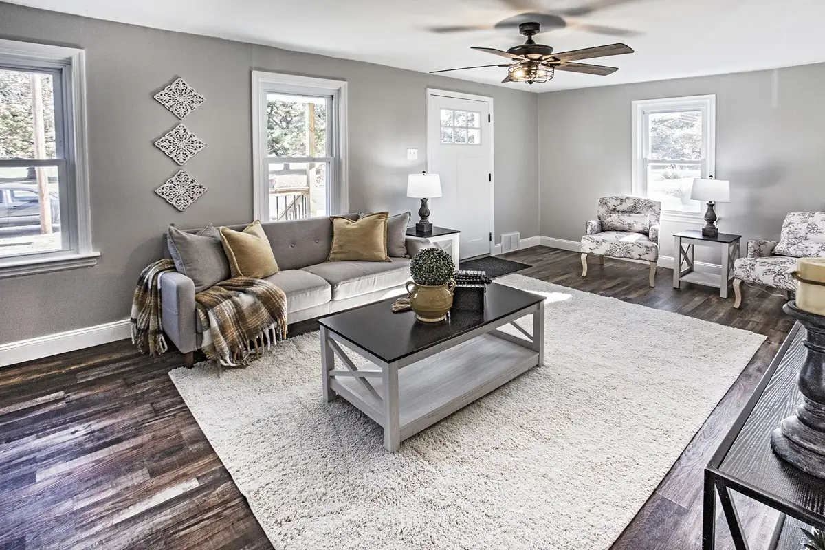 384 Springfield living area 2